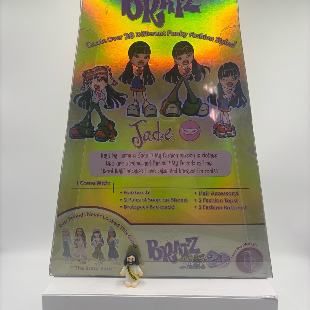 Bratz 20 Years Jade Doll with Green Pants and Pink Top and free poster. NIB. - Picture 2 of 3